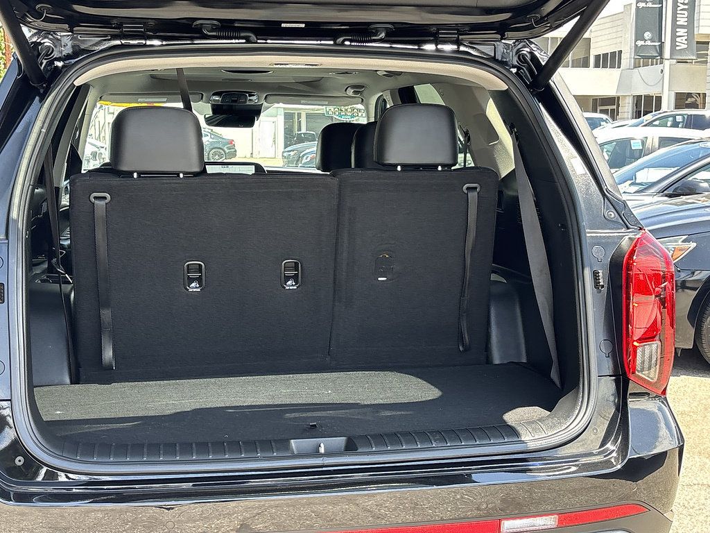 Used 2024 Hyundai Palisade SEL w/ Premium Package FWD image 27