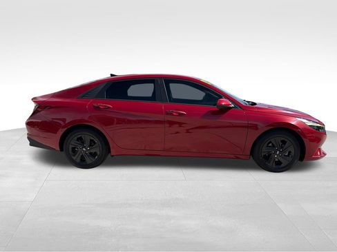 Used 2021 Hyundai Elantra SEL w/ Convenience Package FWD image 8