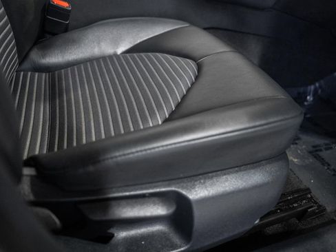 Used 2024 Toyota Camry SE image 28