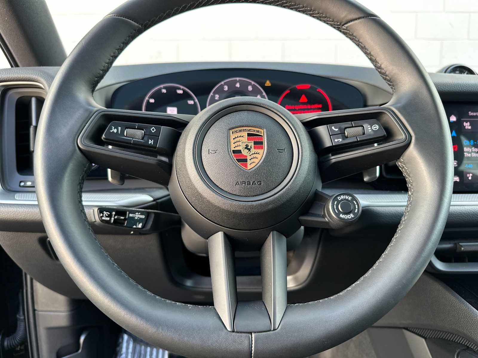 Certified 2025 Porsche Cayenne Coupe AWD/4WD image 25