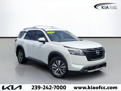 Used 2025 Nissan Pathfinder SL w/ Black Appearance Package