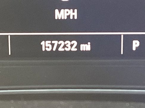 Used 2017 Chevrolet Cruze LT w/ Convenience Package image 4