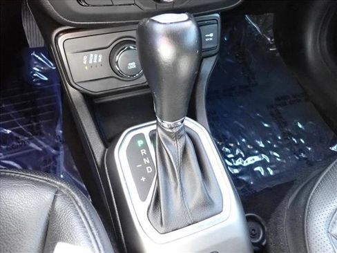 Used 2020 Jeep Renegade Altitude AWD/4WD image 19