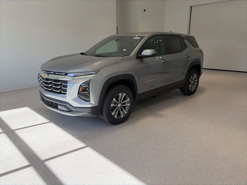 New 2026 Chevrolet Equinox LT w/ Convenience Package II image 3