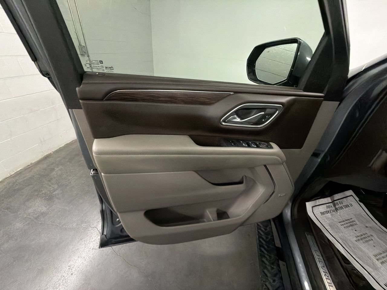 Used 2021 Chevrolet Tahoe Z71 w/ Z71 Signature Package AWD/4WD image 22