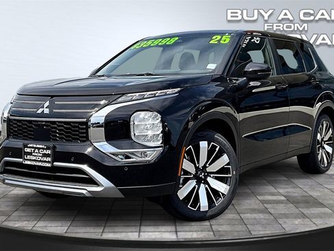 New 2025 Mitsubishi Outlander SE image 2