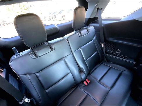 Used 2020 Ford Explorer XLT w/ Equipment Group 202A image 26