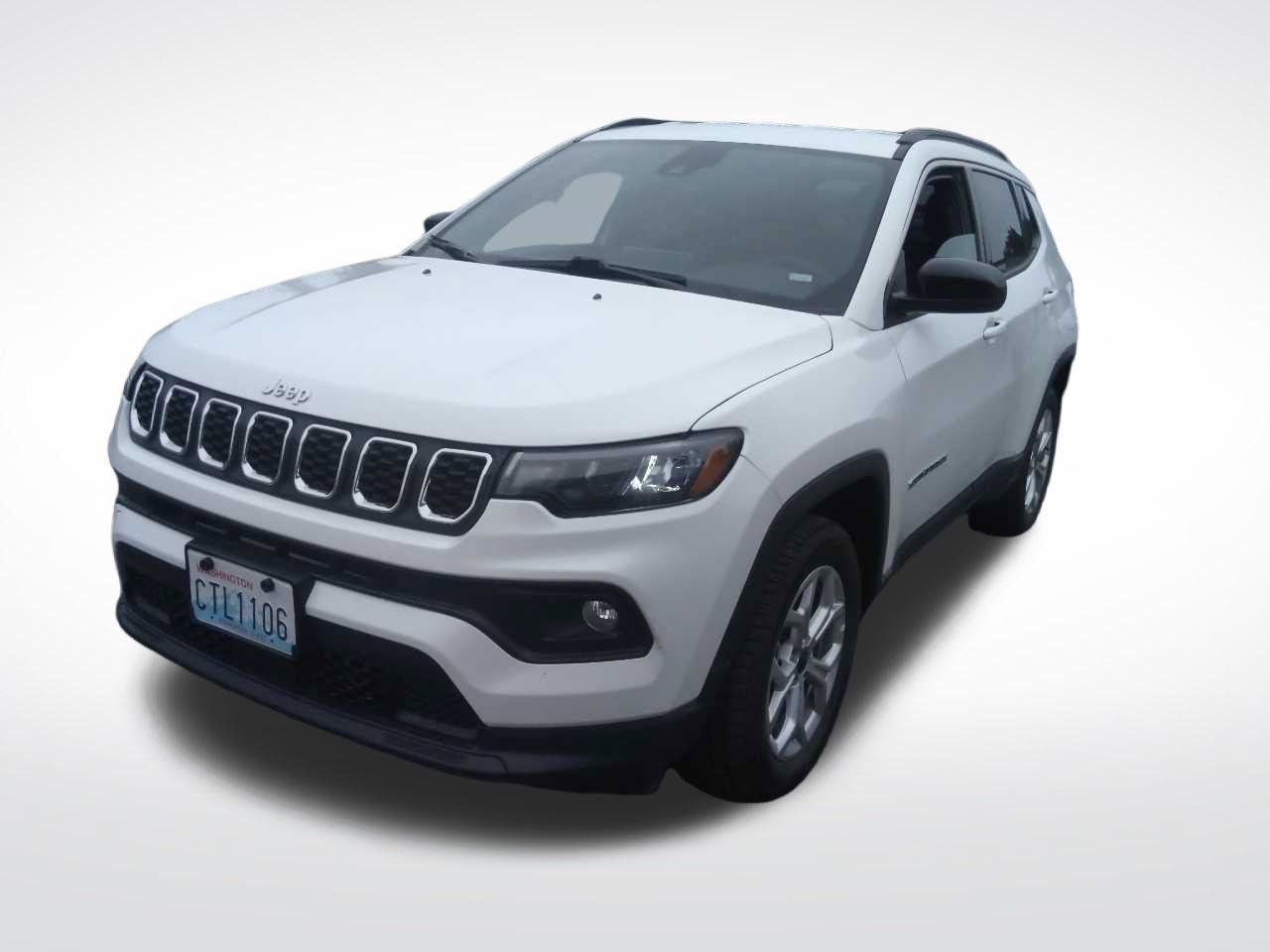 Used 2025 Jeep Compass Latitude AWD/4WD image 5
