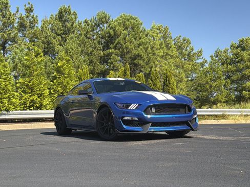 Used 2017 Ford Mustang Shelby GT350 w/ Electronics Package RWD image 2