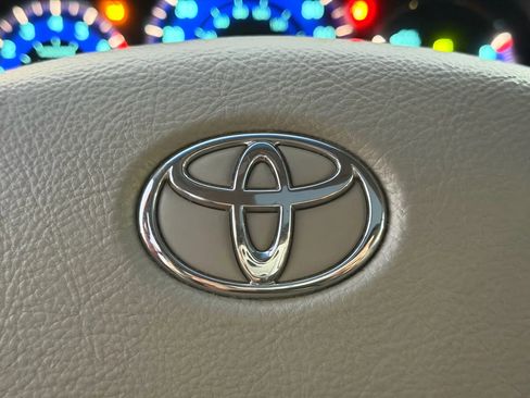 Used 2006 Toyota Sienna XLE image 39