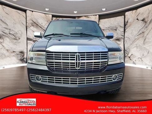 Used 2011 Lincoln Navigator Sport Utility 4D image 2