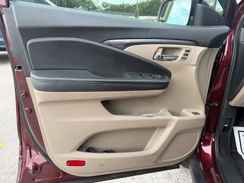 Used 2022 Honda Pilot Special Edition image 11