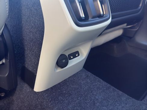 New 2026 Volvo XC40 B5 Plus w/ Protection Package Premier image 27