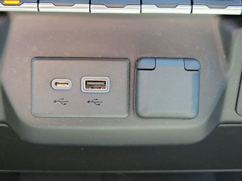 Used 2021 Chevrolet Silverado 1500 RST AWD/4WD image 31