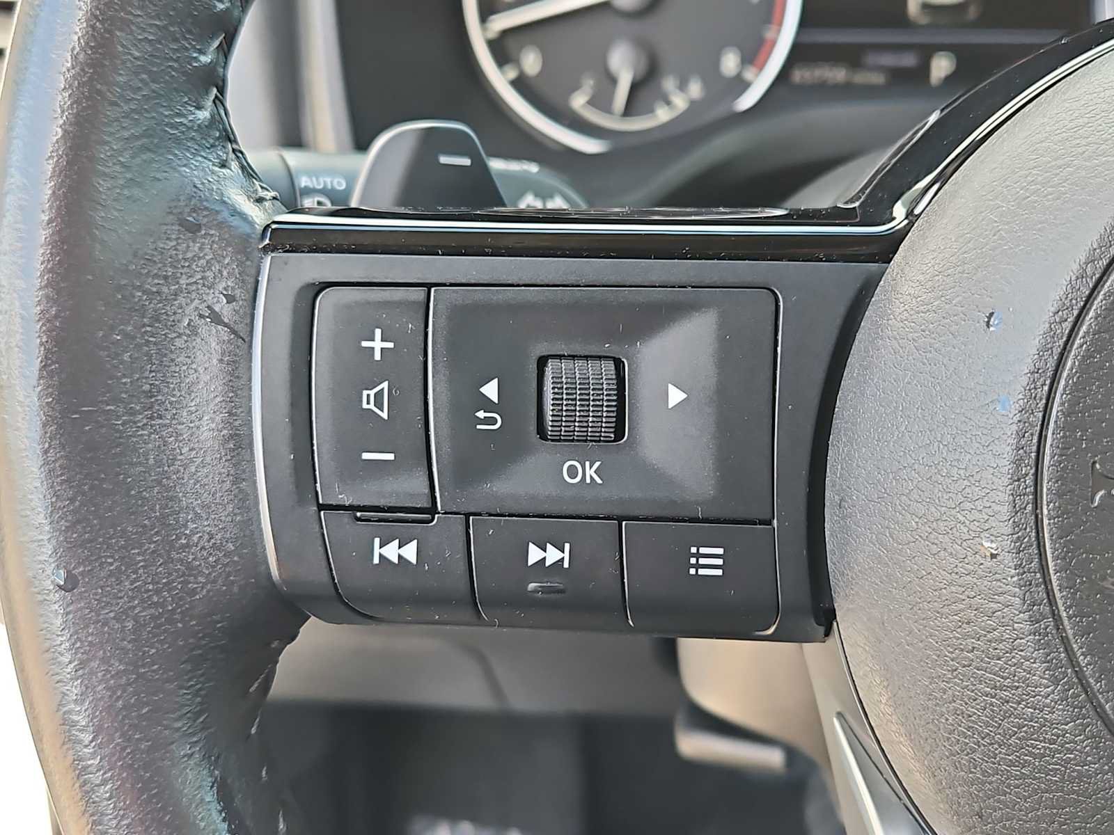 Used 2023 Nissan Rogue SV w/ SV Premium B Package FWD image 23