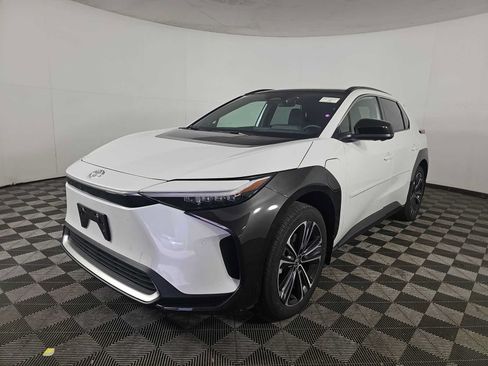 Used 2024 Toyota bZ4X AWD image 8