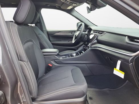 New 2025 Jeep Grand Cherokee L Laredo w/ Luxury Tech Group I image 15