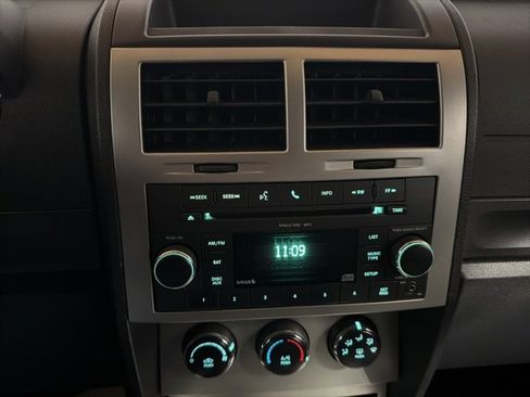 Used 2010 Dodge Nitro SE image 20