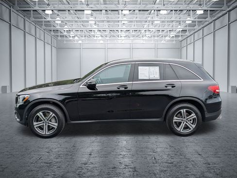 Used 2019 Mercedes-Benz GLC 300 4MATIC image 2