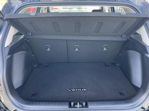 Certified 2025 Hyundai Venue SE image 24