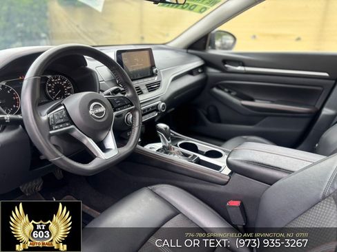 Used 2024 Nissan Altima 2.5 SR FWD image 15