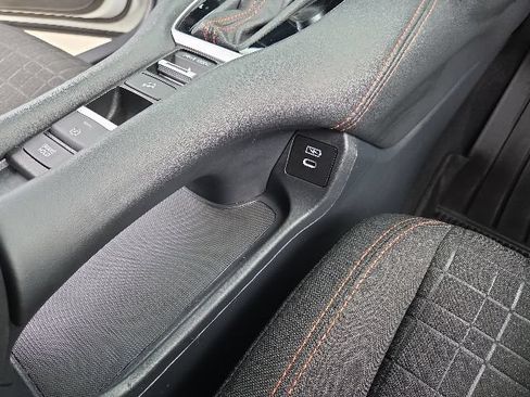 Used 2025 Honda HR-V Sport image 26