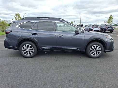 Certified 2025 Subaru Outback Premium AWD/4WD image 9