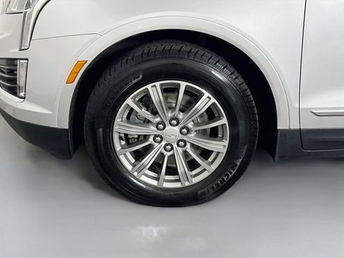 Used 2017 Cadillac XT5 Luxury w/ Driver Awareness Package FWD image 28