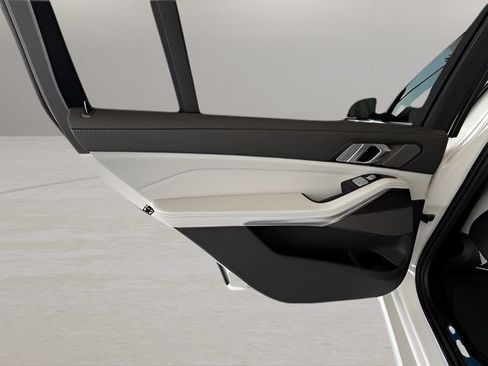 Used 2026 BMW X7 xDrive40i image 24