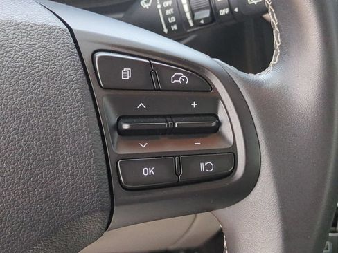 Used 2025 Hyundai Venue SEL FWD image 21