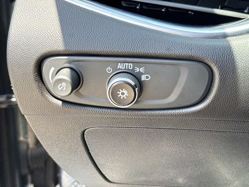 Used 2020 Chevrolet Malibu LT FWD image 42