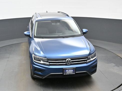 Used 2020 Volkswagen Tiguan SE image 40