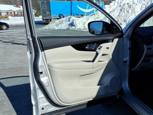 Certified 2022 Nissan Rogue Sport SV w/ Technology Package image 17