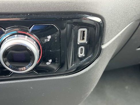 Used 2024 GMC Sierra 1500 SLT image 35