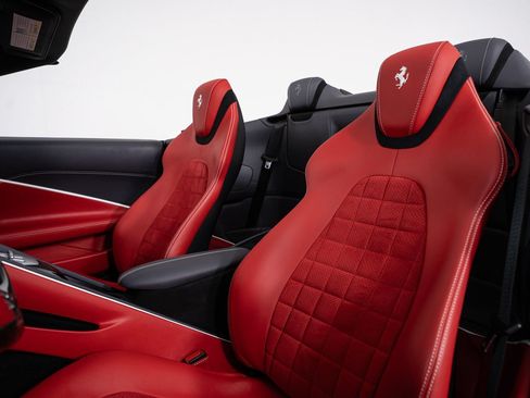 Certified 2025 Ferrari Roma Spider RWD image 26