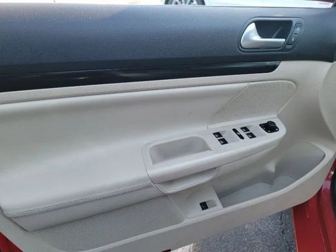 Used 2013 Volkswagen Jetta TDI image 12