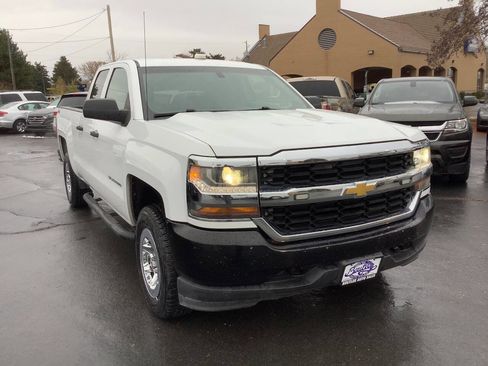 Used 2017 Chevrolet Silverado 1500 W/T w/ Trailering Package image 6