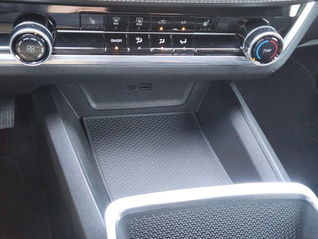 Used 2025 Chevrolet Equinox LT w/ Safety and Technology Package FWD image 19