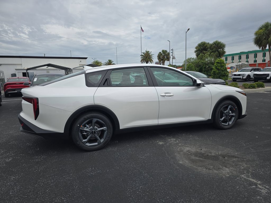 New 2026 Kia K4 FWD image 9