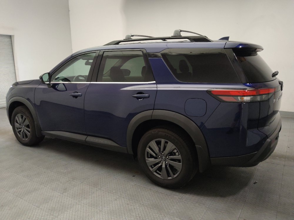 Used 2022 Nissan Pathfinder SV FWD image 3