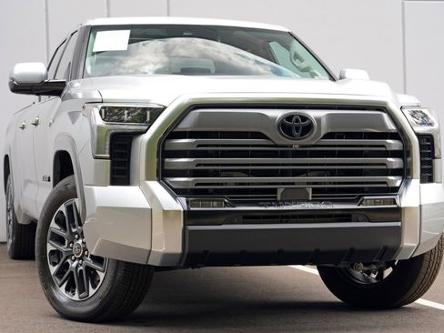 Used 2022 Toyota Tundra Limited AWD/4WD image 4