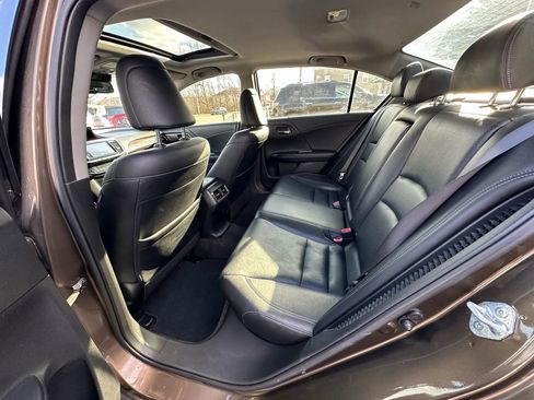 Used 2017 Honda Accord EX-L image 14