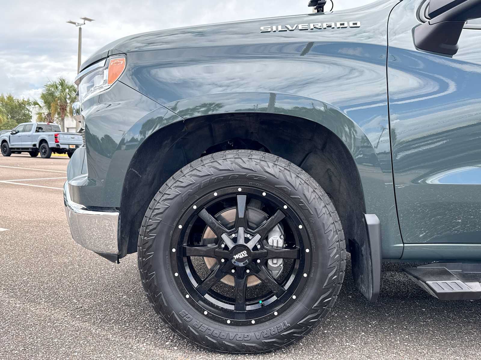 Used 2025 Chevrolet Silverado 1500 LT AWD/4WD image 18