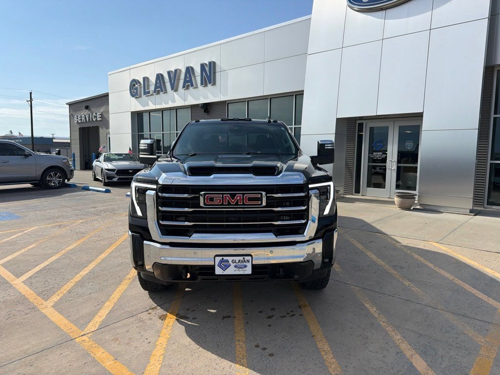 Used 2025 GMC Sierra 2500 SLT AWD/4WD image 2