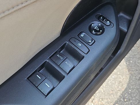 Used 2019 Honda Civic EX image 16