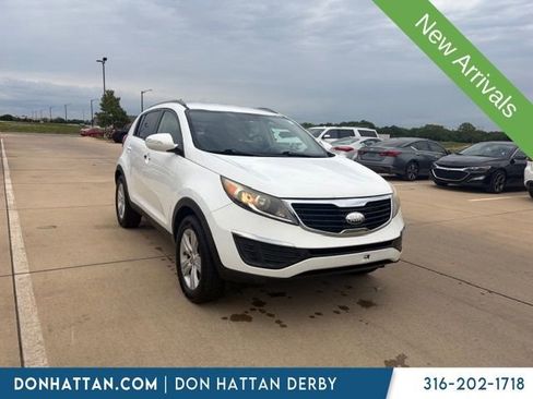 Used 2013 Kia Sportage LX w/ Convenience Pkg FWD image 2