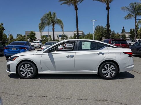Used 2024 Nissan Altima 2.5 S FWD image 7