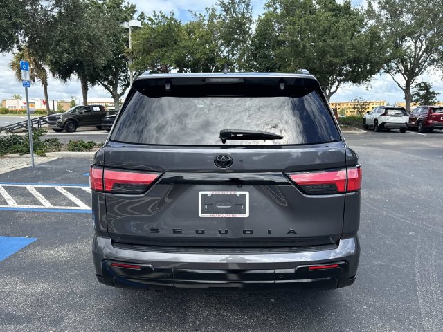 Used 2024 Toyota Sequoia Platinum AWD/4WD image 5