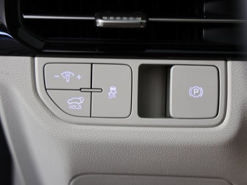 Certified 2026 Kia Sportage EX w/ EX Panorama Roof Package image 23