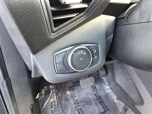 Used 2018 Ford Escape SE FWD image 13